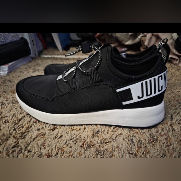 Juicy Couture Women's Black and White Sneakers - Picture 1 of 4